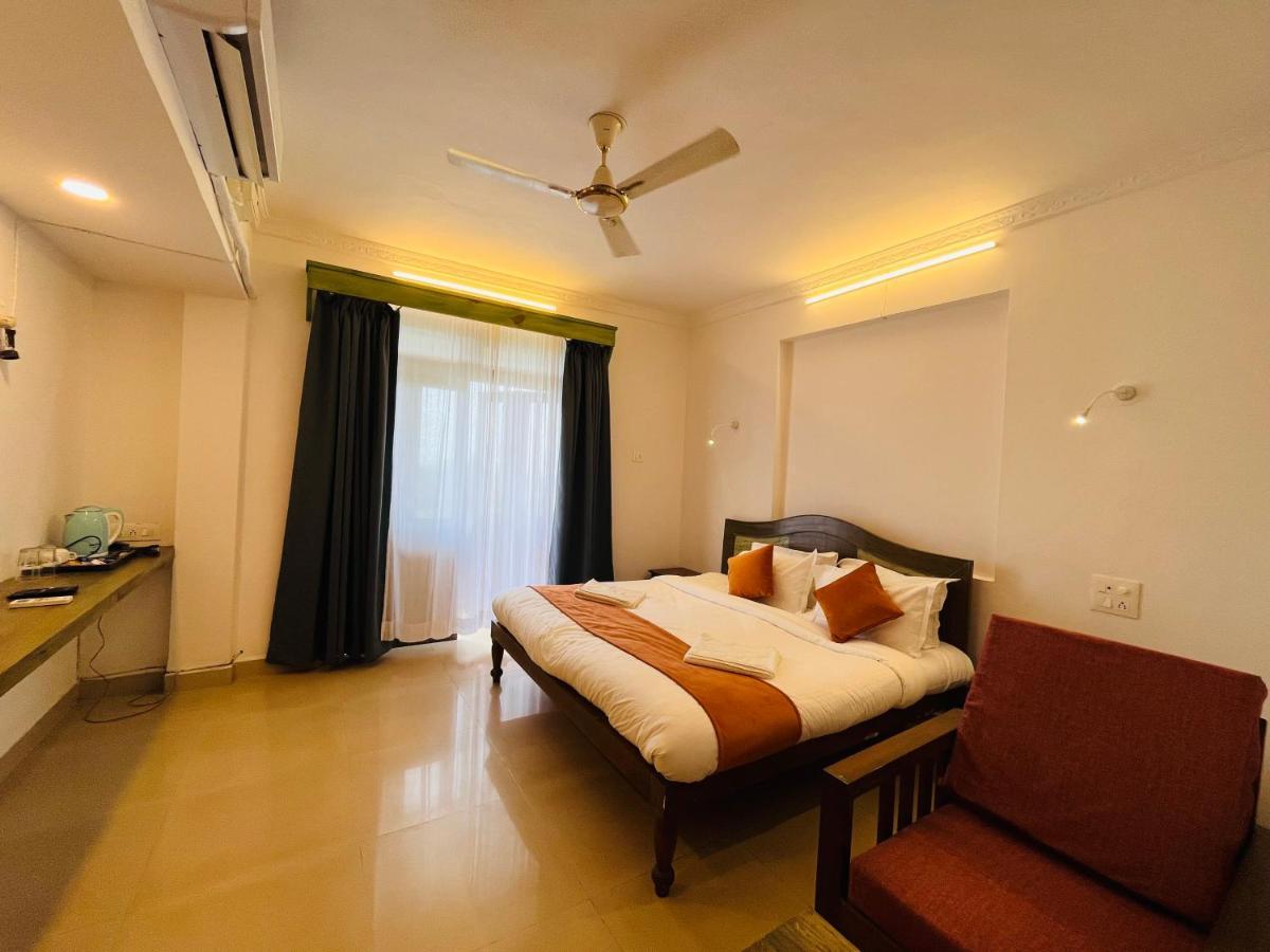 Nagas Hotel Satyavati Morjim Exterior photo