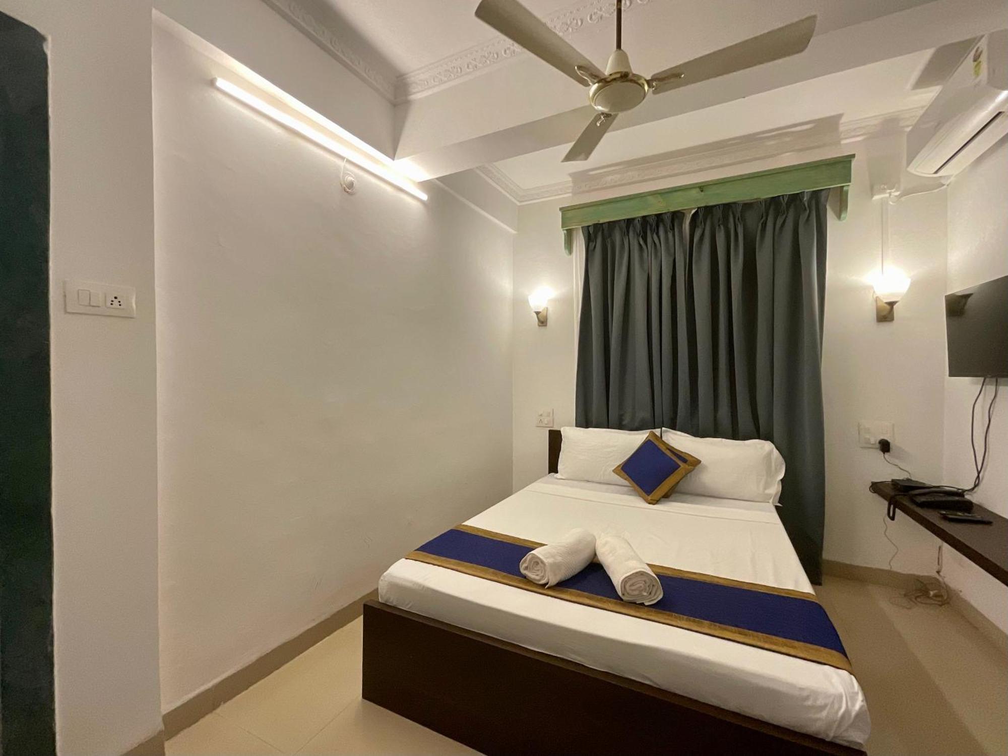Nagas Hotel Satyavati Morjim Exterior photo