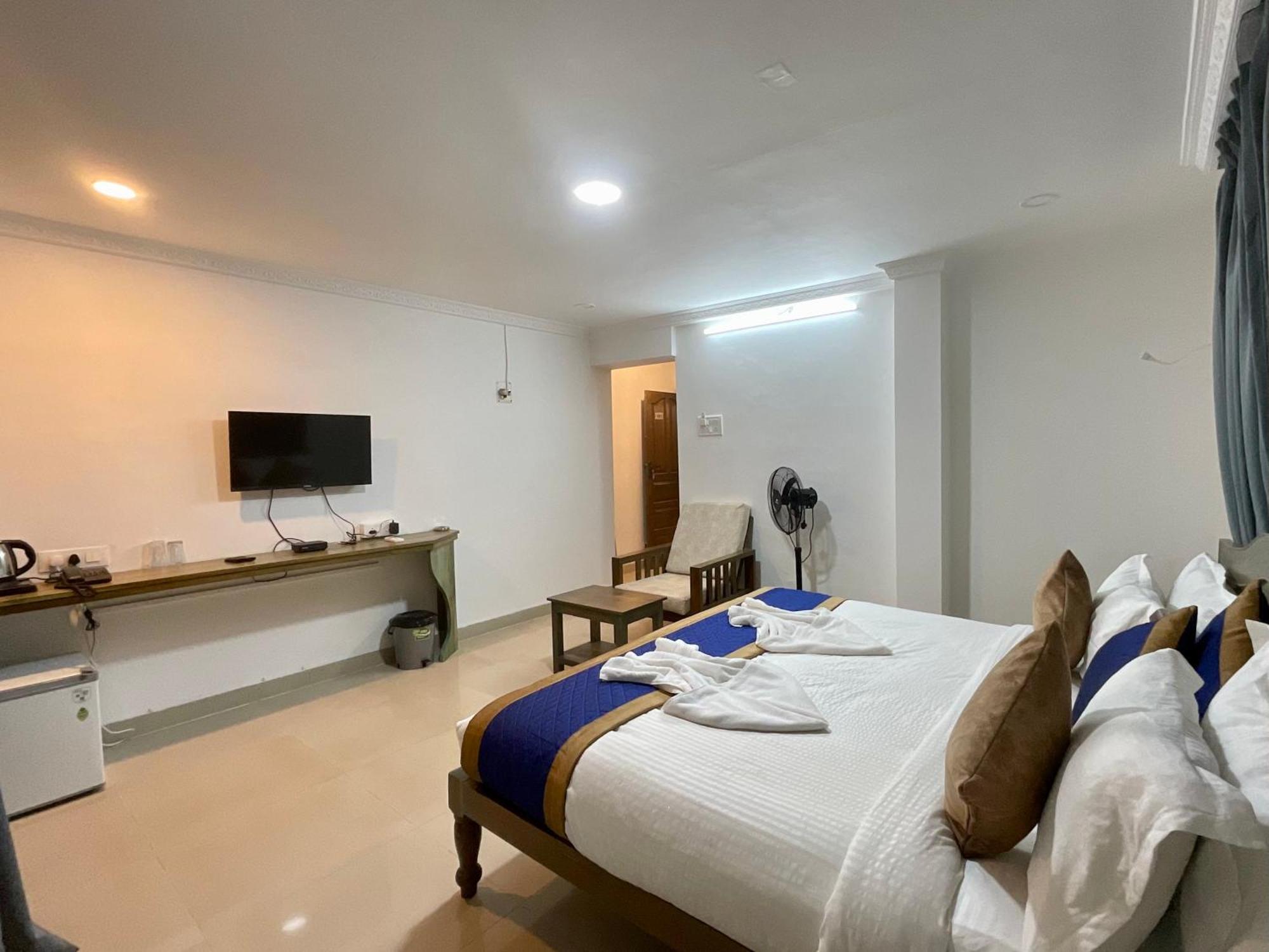 Nagas Hotel Satyavati Morjim Exterior photo