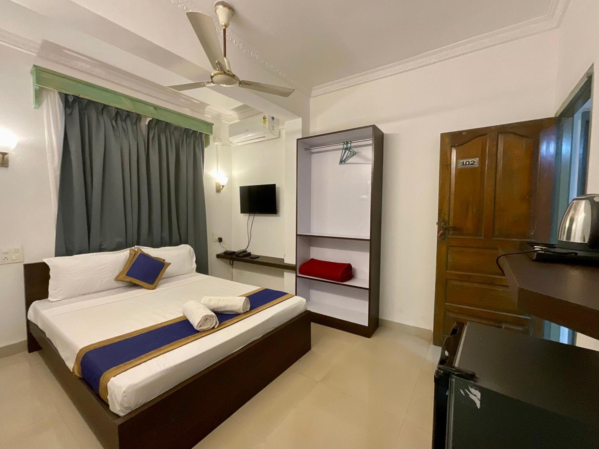 Nagas Hotel Satyavati Morjim Exterior photo