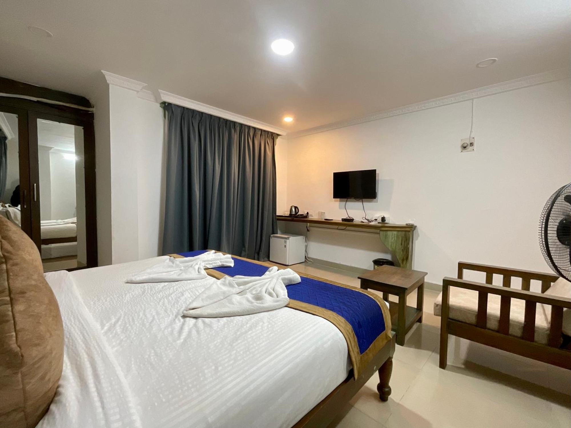 Nagas Hotel Satyavati Morjim Exterior photo