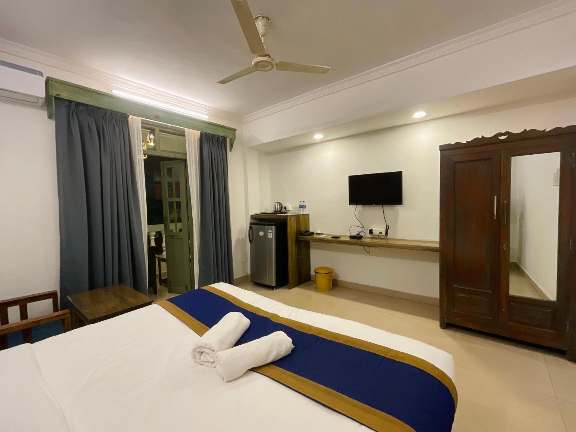 Nagas Hotel Satyavati Morjim Exterior photo