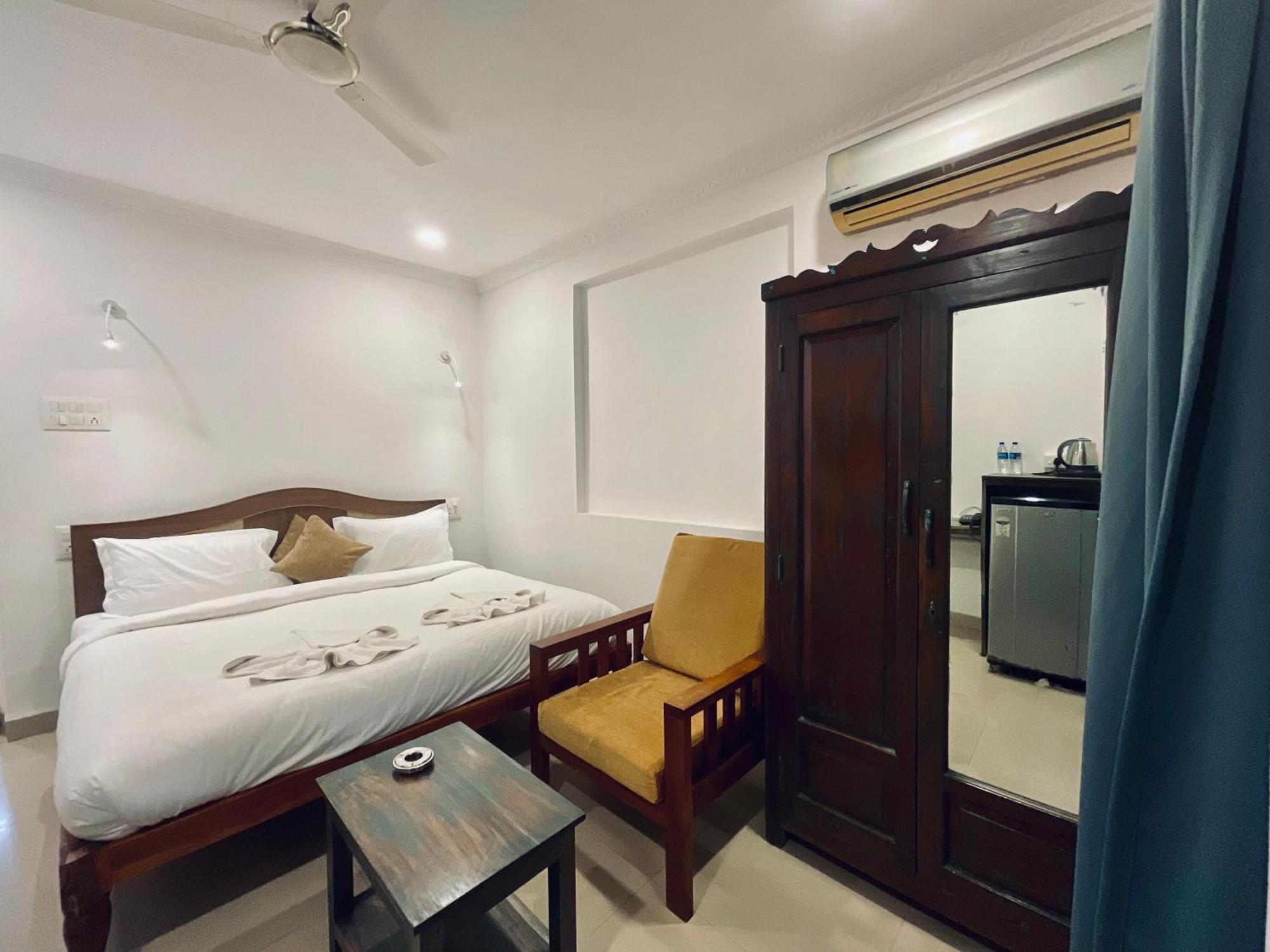Nagas Hotel Satyavati Morjim Exterior photo